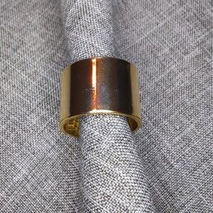 Thick gold ring